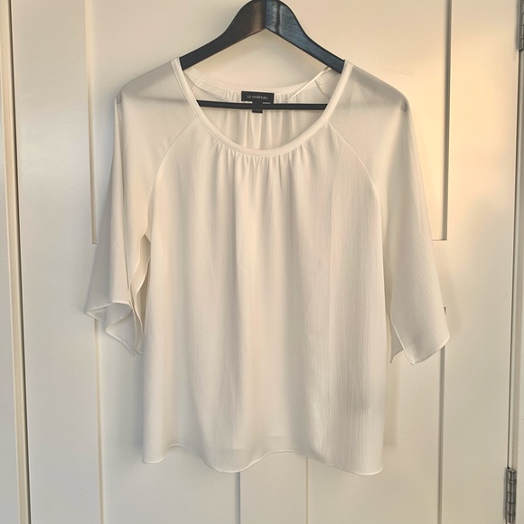 Le Chateau Flowy Sleeve Top - Picture 3 of 9